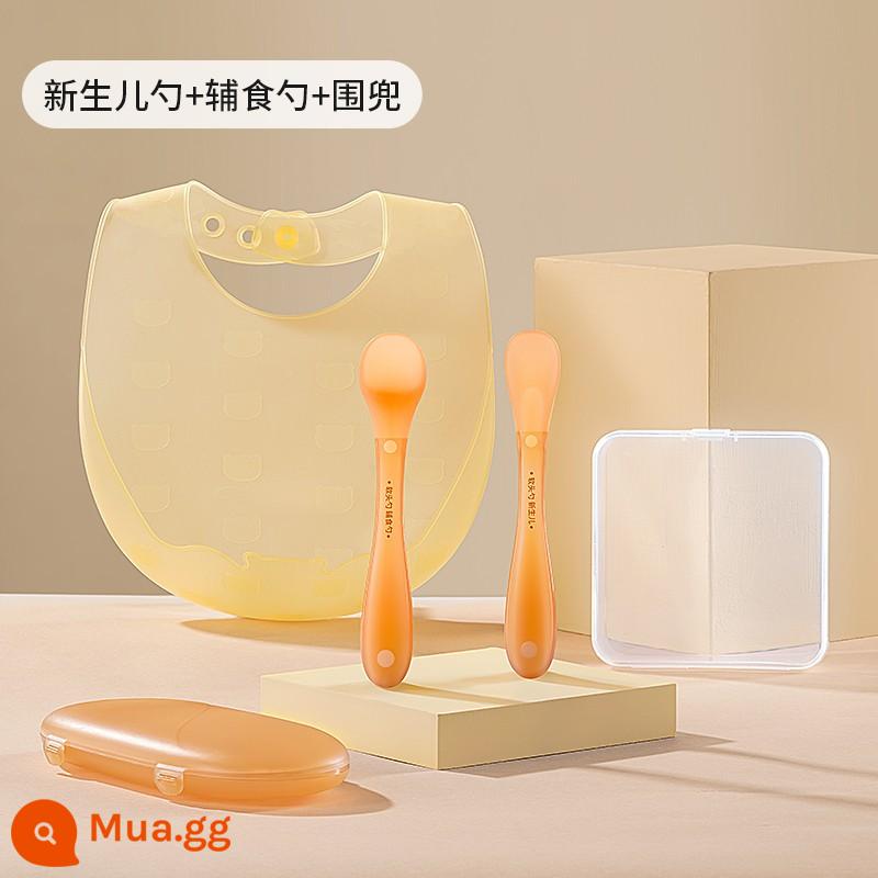 Thìa silicone Sentaole thìa ăn dặm cho bé sơ sinh từ 6 tháng tuổi trở lên thìa silicone mềm cho bé - Thìa sơ sinh + thìa ăn dặm + yếm gấu nhẹ [hộp đựng miễn phí] [Sentola]