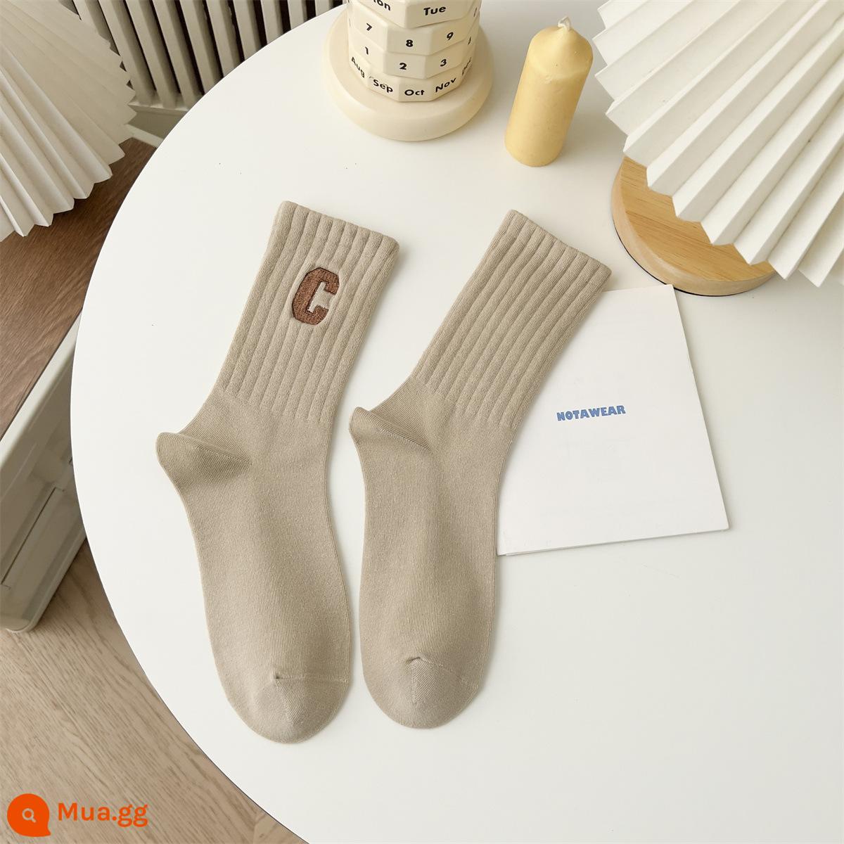 CrazySox Hàn Quốc Tất Nữ Cotton Chải Kỹ Thêu Chữ Big C Đại Học Gió Thể Thao Ins Tất - Khaki