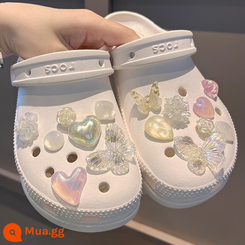 Thích hợp cho giày lỗ crocs phụ kiện Giày CRORS hoa khóa giày phụ kiện tự làm giày trang trí chéo hương thơm nhỏ - Mẫu ngọc trai tình yêu nhỏ [không bao gồm giày]