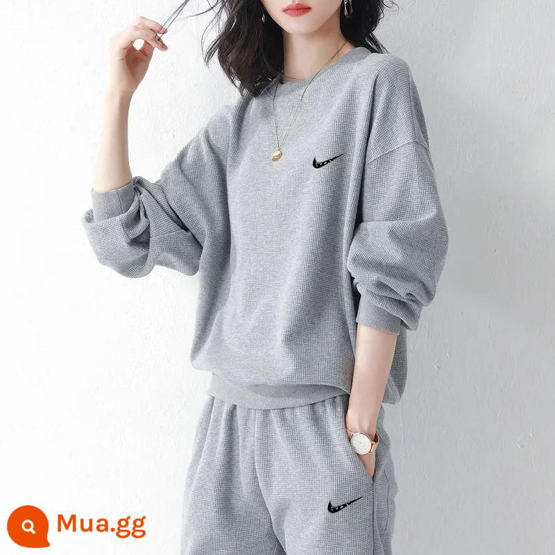 Bộ đồ thể thao Niketon dành cho nữ 2023 mới thường ngày xuân thu áo thun dày nữ cộng với bộ đồ hai mảnh nhung và dày - Bộ đồ màu xám [đen]