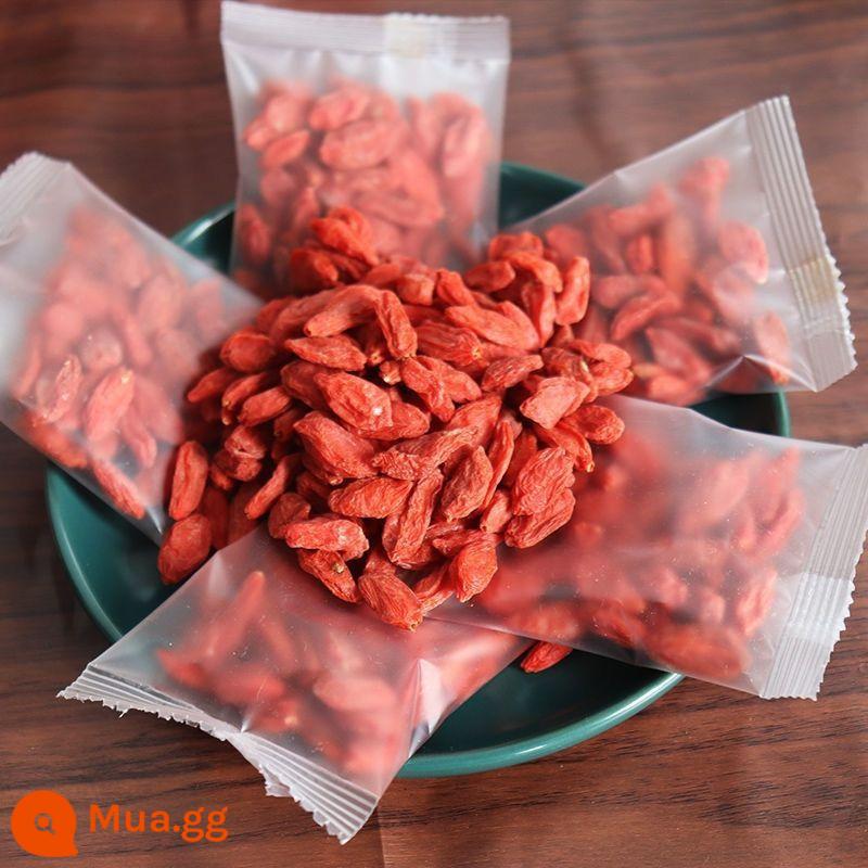 Wolfberry đích thực Ningxia loại đặc biệt Wolfberry Red Wolfberry Túi nhỏ độc lập Zhongning sản xuất Wolfberry ngâm trong nước pha trà mà không cần rửa - 100g dâu tây không chứa lưu huỳnh (gồm 10 gói nhỏ)