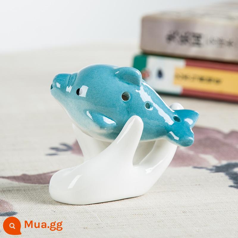 Cá heo ocarina 6 lỗ cho người mới bắt đầu gửi hướng dẫn alto C-tune học sinh bắt đầu chơi nhạc cụ sáu lỗ khắc tên chuyên nghiệp - Chú cá heo nhỏ màu xanh nhạt [với bộ phụ kiện đầy đủ]