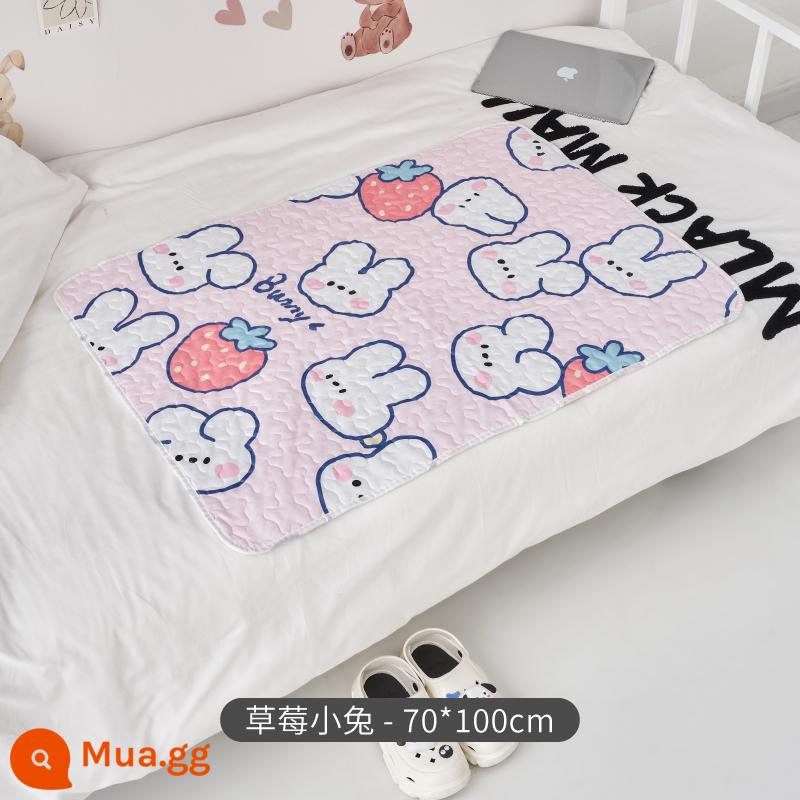 Cotton sinh thái kinh nguyệt chống rò rỉ dì miếng lót hiện vật thoáng khí chống thấm nước có thể giặt được thời kỳ kinh nguyệt ký túc xá nệm nhỏ đặc biệt - Thỏ dâu 70*100cm