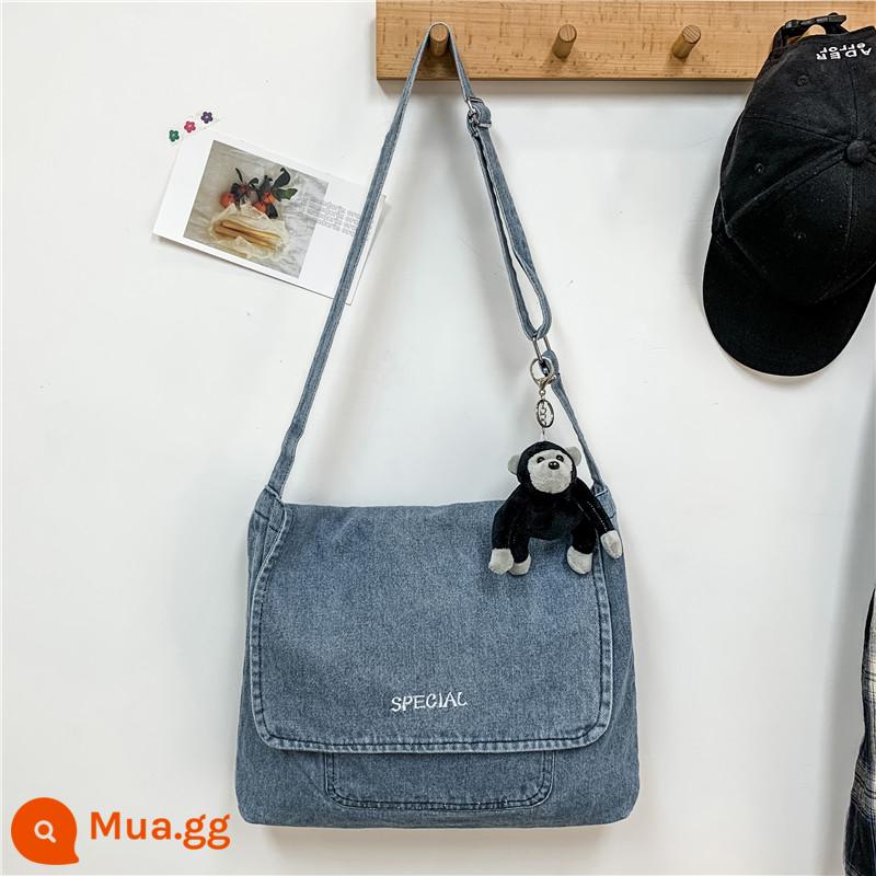 Túi xiên giản dị dành cho nam thương hiệu hợp thời trang vải denim Nhật Bản phong cách đường phố Hồng Kông xu hướng sinh viên túi đeo vai retro ins nữ - Màu xanh nhạt [tặng mặt dây chuyền đười ươi]