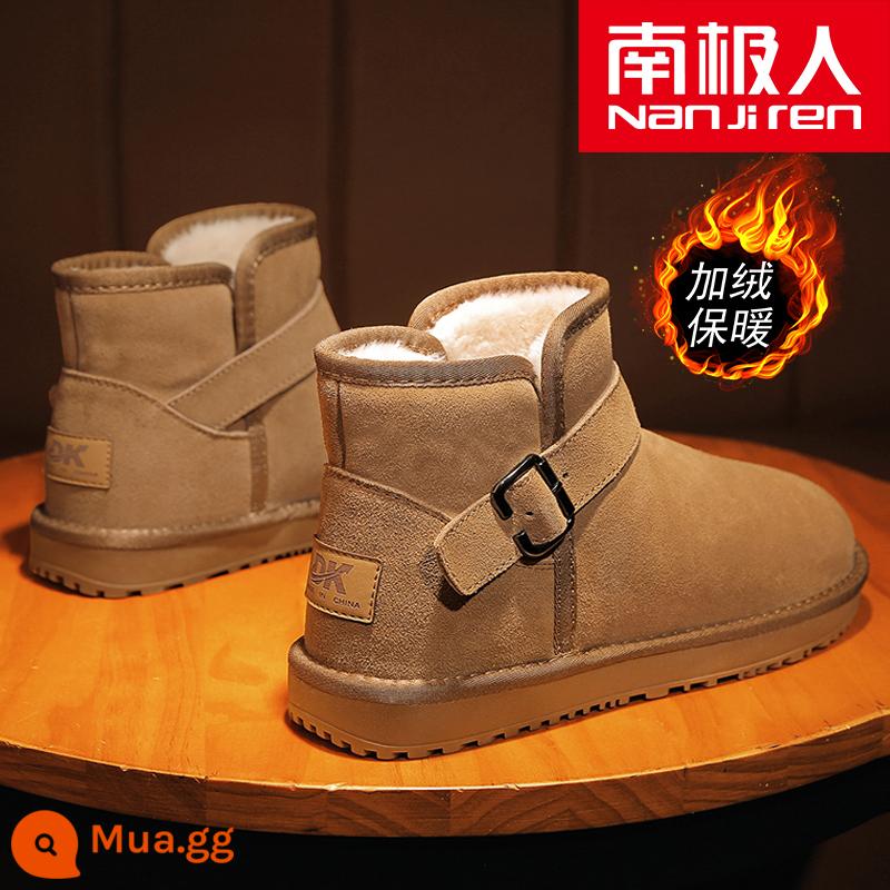 Boots Snow Boots của người đàn ông ở Nam Cực. - màu vàng