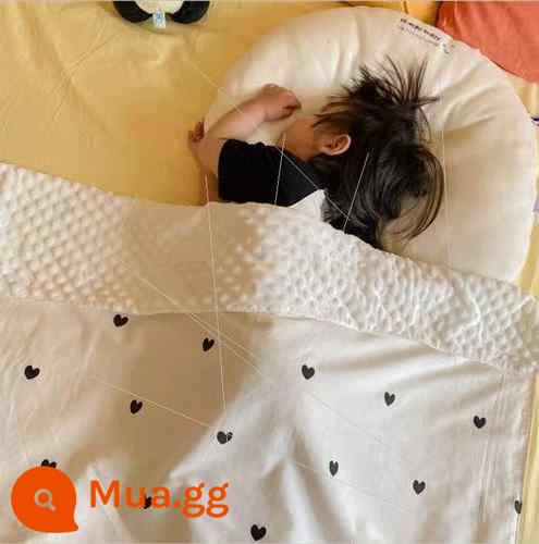 Chăn gạc Doudou e cho bé 4 tuổi Chăn Mianbao mùa xuân hè mỏng hai lớp vải mềm và nguyên chất như sáp thân thiện với da bốn mùa 9 - Gạc tình yêu màu đen + mũ len nhung 120*120**