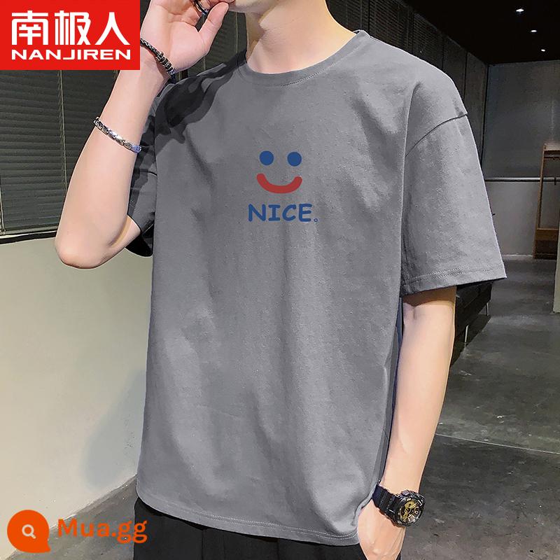 Nanjiren mùa hè mới áo thun cotton ngắn tay áo sơ mi nam có đáy rộng cổ tròn in hình học sinh Áo thun nửa tay - Nụ cười ĐẸP màu xám đen