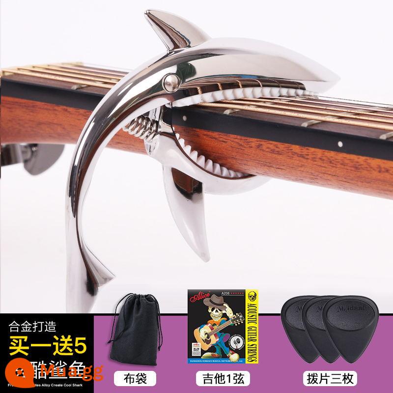 Kẹp chuyển vị cá mập có giá trị cao cá tính nâng cao chuyển vị bài hát dân gian clip guitar chuyển ngữ đặc biệt clip phụ kiện đàn ukulele - Cá mập bạc sáng + tặng kèm 1 dây và 3 cuốc + túi vải