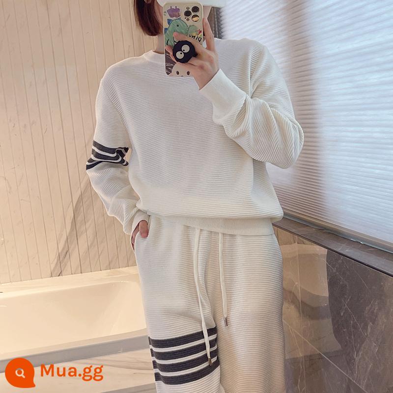 Hợp thời trang tb bốn thanh màu hồng tươi cổ tròn cotton dày T bộ đồ thể thao giản dị phù hợp với nữ lỏng lẻo 23 năm đầu mùa xuân đại học phong cách - Trắng [bộ chính hãng]