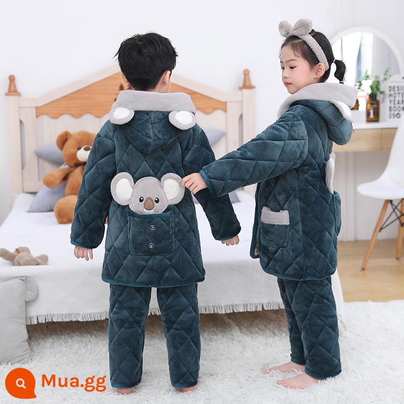 Bộ đồ ngủ trẻ em mùa đông 2022 mới ba lớp hợp thời trang cộng nhung dày chần bông flannel ấm áp mặc nhà cho bé trai và bé gái - Koala phiên bản dài màu xanh đậm