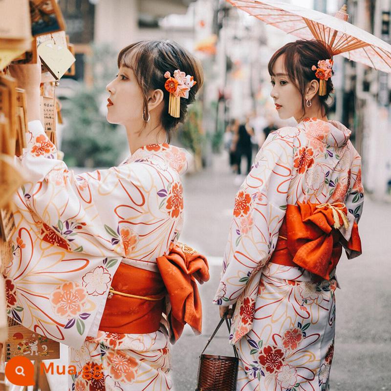 Trang phục chính thức của phụ nữ kimono truyền thống cổ điển và gió trắng gió nhẹ được cải tiến theo phong cách Nhật Bản ngoại cảnh nữ thần ảnh quần áo - Bộ kimono số 18 đi kèm với một chiếc quạt hoa thắt lưng màu đỏ