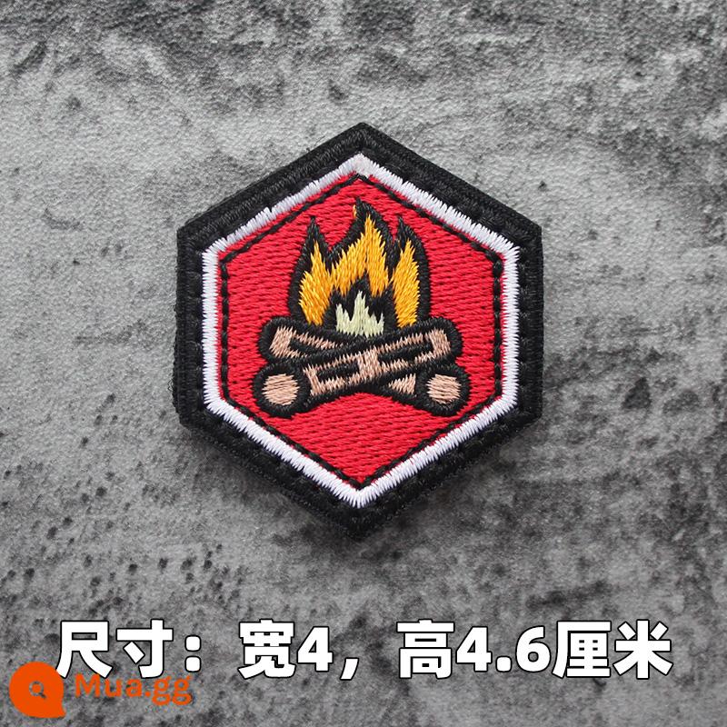 Thêu Velcro Scenic Morale Patch Phiêu lưu ngoài trời Cắm trại Traveller Keo Armband Morale Patch - Ngọn lửa lục giác nhỏ màu đỏ dưa hấu