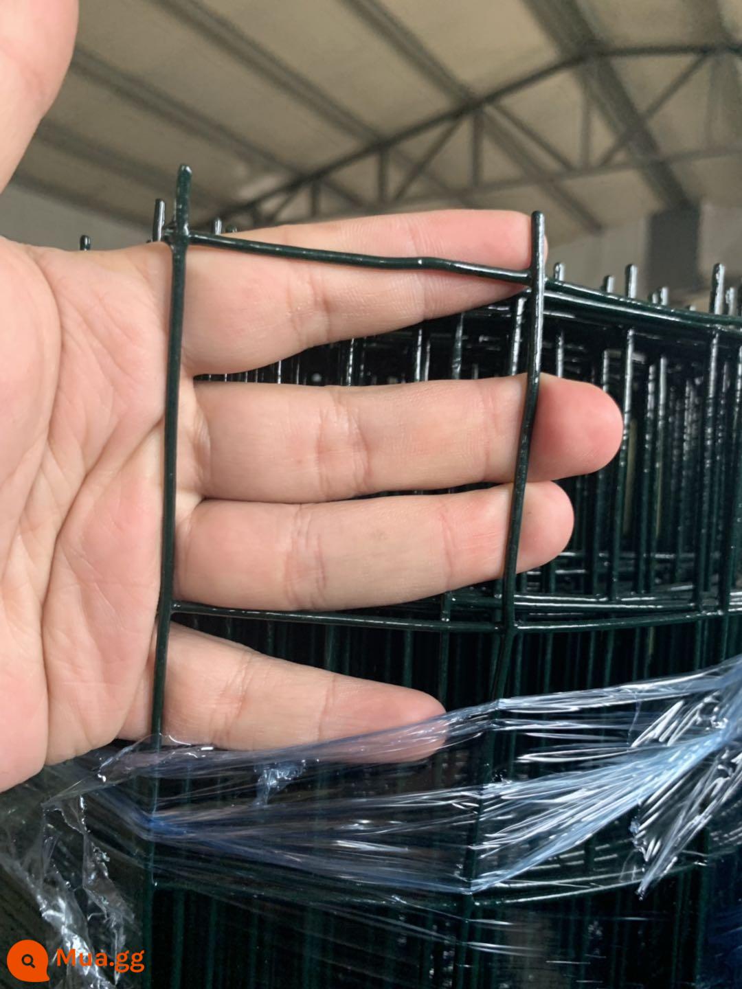 Aishang Dutch Net Iron Wire Fence Fence Net Family Chặn Gà vịt Net Net Phân lập Net Net Net Net Net - Cao 1,8 mét, dày 2,8, 6 cm, lỗ 30 mét, nặng 28 kg, dây sắt bọc lớp nhựa cứng, màu đen