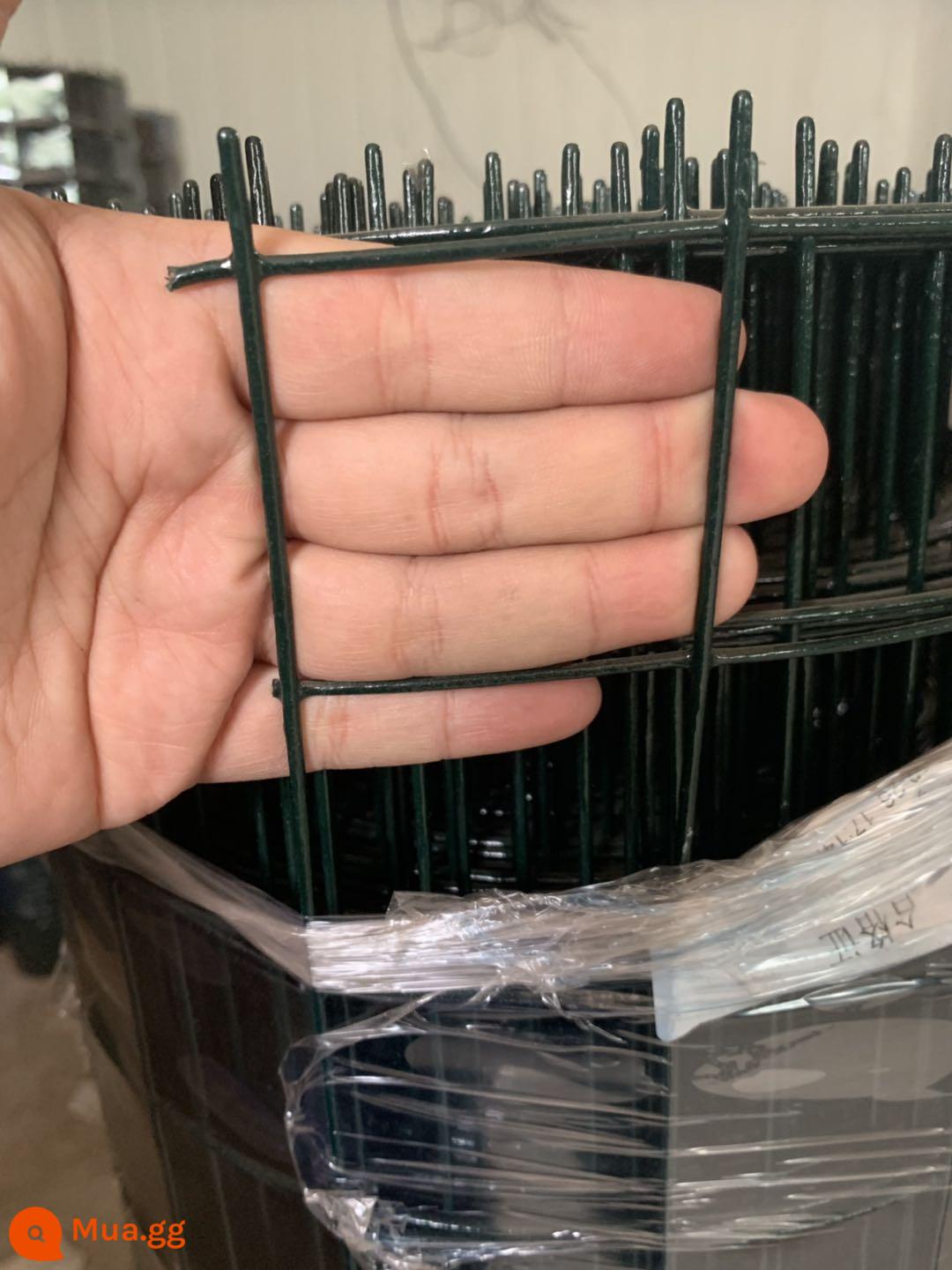 Aishang Dutch Net Iron Wire Fence Fence Net Family Chặn Gà vịt Net Net Phân lập Net Net Net Net Net - Cao 1,5 mét, dày 3,2, 6 cm, lỗ 30 mét, nặng 30 kg, dây sắt bọc lớp nhựa cứng, màu đen