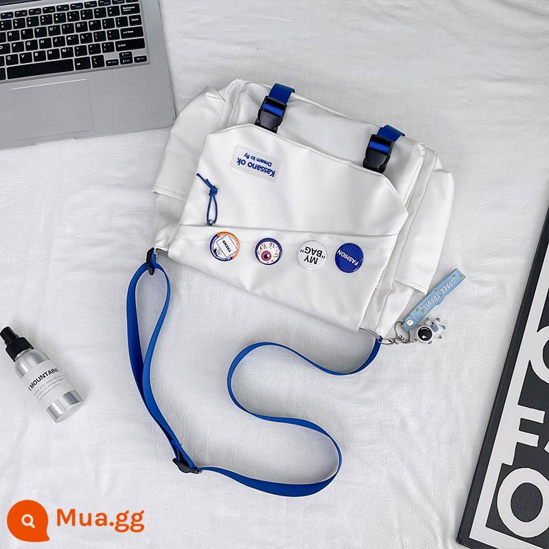 Bag -body Túi nam giới thương hiệu Tide Thương hiệu Nhật Bản CASUAL LỚN -CAPInity Postman Messenger Messenger Model's Bag Sports Bag Bag Student - Mặt dây chuyền màu trắng + phi hành gia + bốn huy hiệu ngẫu nhiên