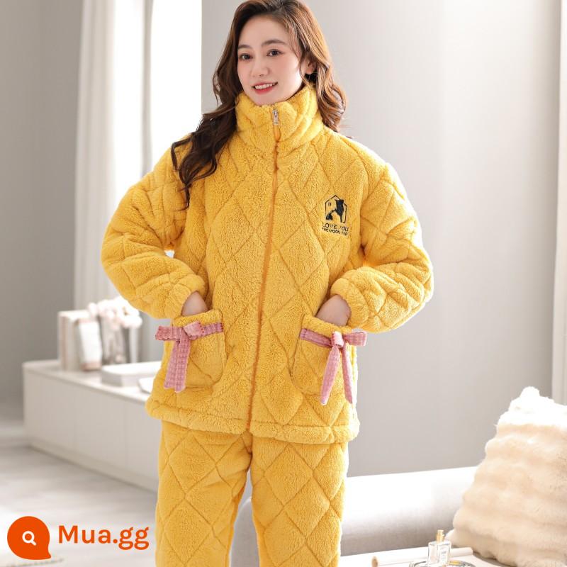 Flannel ba lớp đệm dày đồ ngủ mùa đông của phụ nữ cộng với nhung lông cừu san hô dễ thương mùa đông đệm bông áo khoác dịch vụ gia đình bộ - Màu vàng 23825