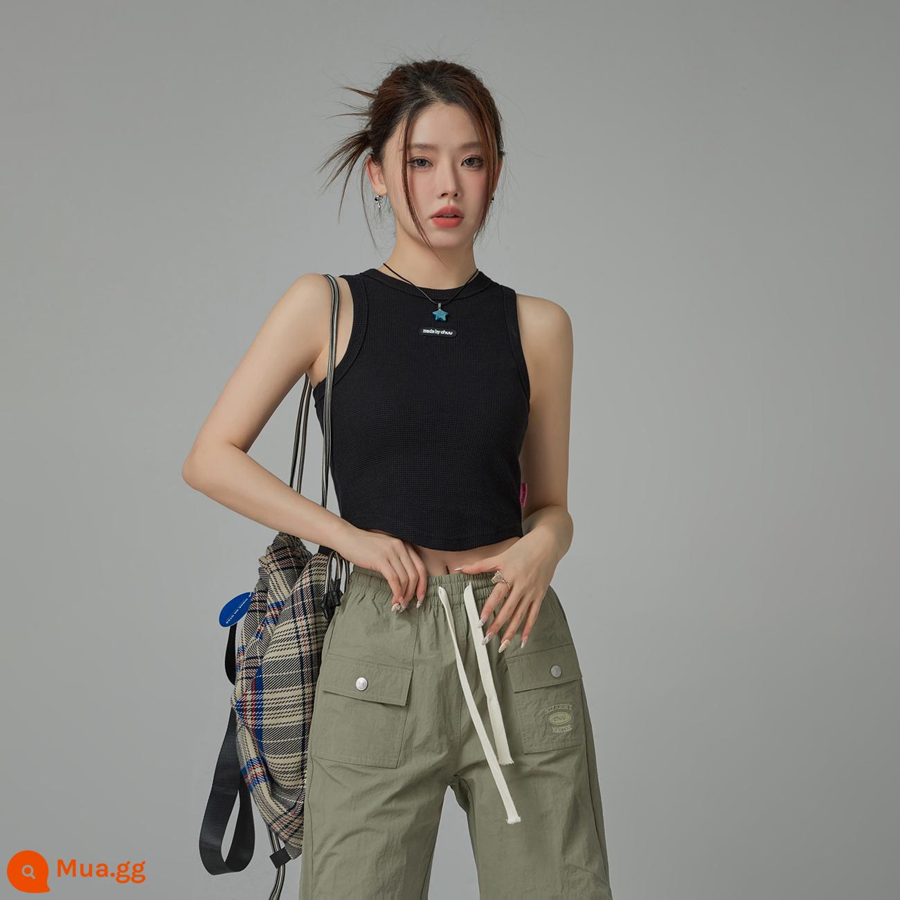 CHUU hot girl vest nhỏ nữ xuân hè 2023 sản phẩm mới phần ngắn phối màu dáng ôm vừa vặn sang trọng dây treo hình chữ I - Phiên bản 2 màu đen tương phản