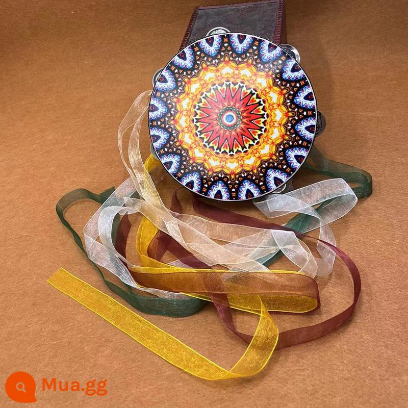 Đôn Hoàng Bay Tambourine Cổ Đạo Cụ Tambourine Hanfu Trẻ Em Cầm Tay Ảnh Trống Ruy Băng Trống Đường Trống Nhạc Cụ Múa - Tambourine rực rỡ với viền trắng và ruy băng đầy màu sắc