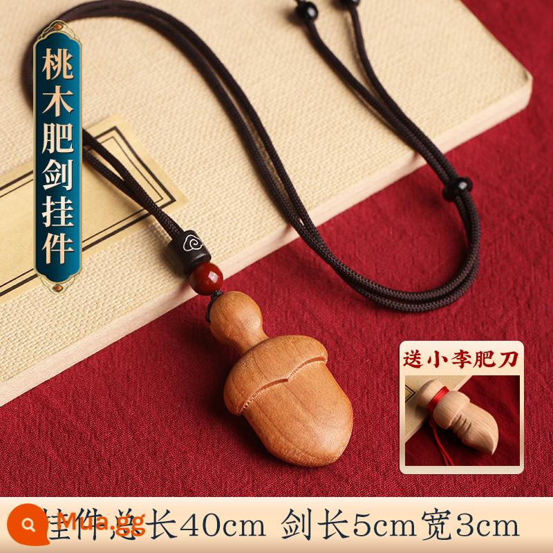 Xiao Li Fei Sword Baby Baby Gỗ đào tự nhiên Mặt dây chuyền nhỏ Fat Knife Shangfang Full Sword Xiao Li Fei Dao Handmade Sword - Mẫu mặt dây chuyền thanh kiếm đầy đủ Taomu Shangfang (hỗ trợ khắc)