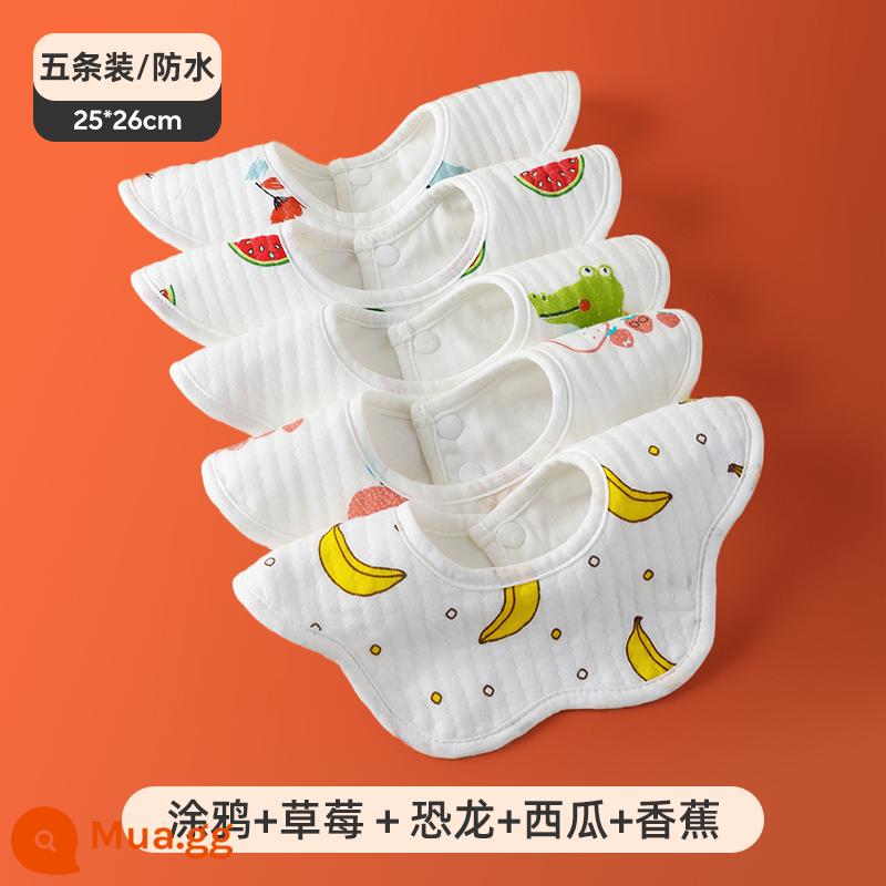 Jingqi nước bọt khăn Yếm cho bé cotton chống thấm sơ sinh nam Yếm cho bé túi nước bọt có thể xoay được mùa thu đông - [Gói 5 sản phẩm] Graffiti 6 lớp cotton nguyên chất + dâu tây + khủng long + dưa hấu + chuối