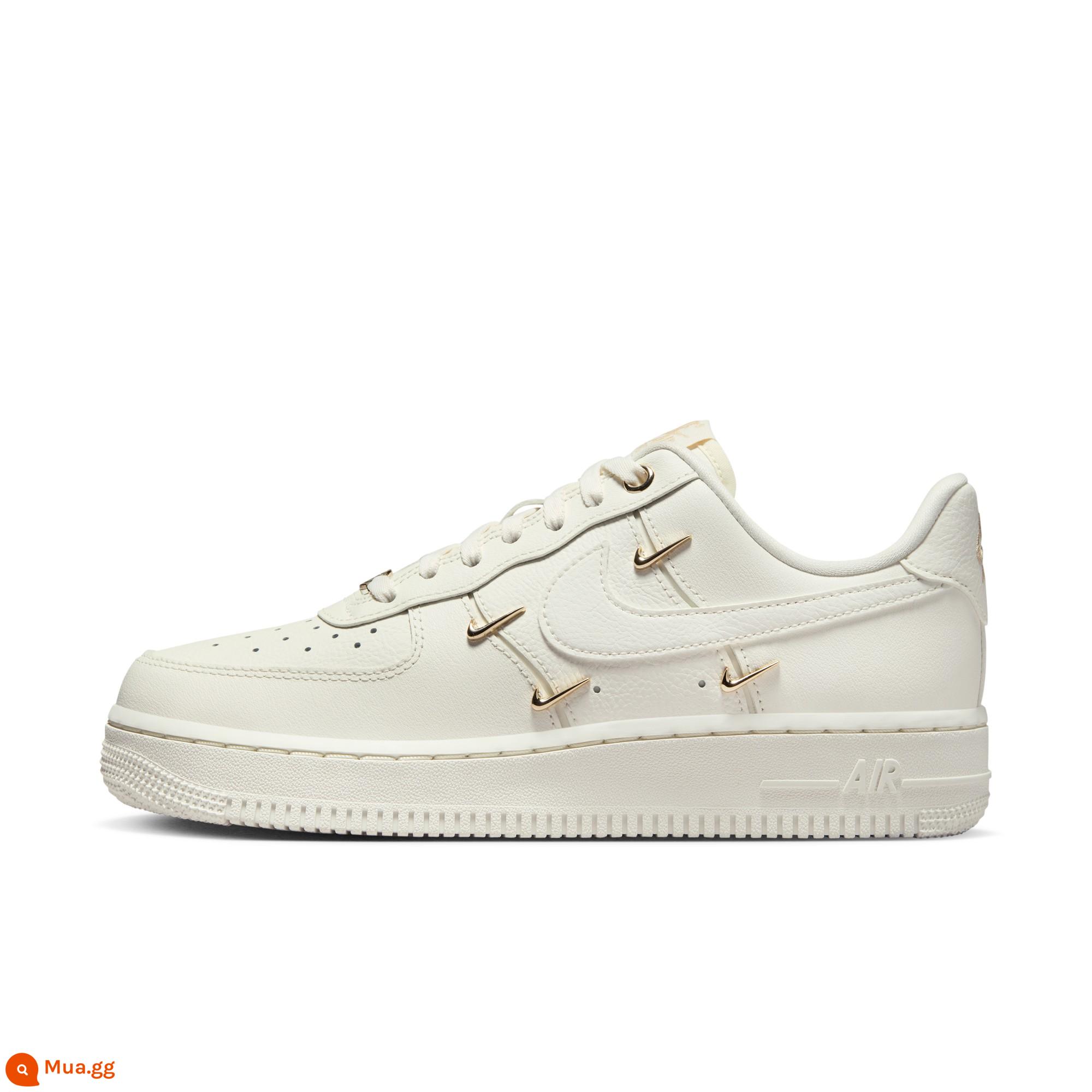 Giày thể thao nữ Nike Air Force One chính thức mùa đông đế cao su FV3654 - 111 Cánh Buồm Trắng/Cánh Buồm Trắng/Cánh Buồm Trắng/Màu Kim Loại