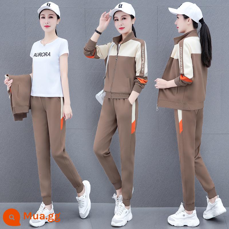 Cardigan phong cách phương Tây trang phục thể thao phù hợp với nữ thời trang mùa xuân và mùa thu 2023 Áo thun dày rộng nhảy múa giản dị chạy ba mảnh phù hợp với - Màu cà phê (bộ ba mảnh)