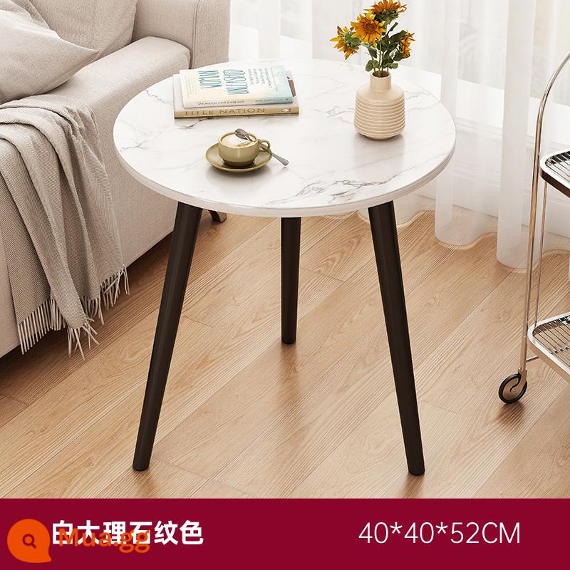 Bàn cà phê phòng khách sofa nhà bàn phụ đơn giản hiện đại đơn giản bàn nhỏ lưới đỏ ban công bàn trà phòng ngủ bàn cạnh giường ngủ - Màu đá cẩm thạch trắng 40 * 40 * 52CM [chân gỗ nguyên khối một lớp]