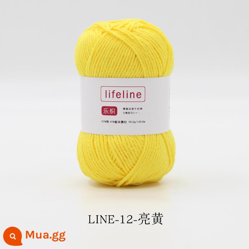 Lezhi 4 sợi cotton chải kỹ sợi sữa dệt kim tay DIY móc bó hoa búp bê chất liệu gói áo len cho bé - 12-màu vàng tươi