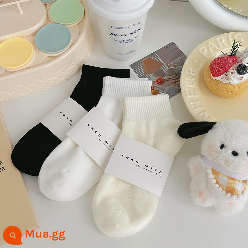 Vớ ống ngắn màu trơn mùa hè dành cho nữ cotton nguyên chất phần mỏng Sinh viên Nhật Bản thể thao màu vớ ngắn thể thao mùa xuân và mùa thu vớ ống giữa - Kem đen trắng