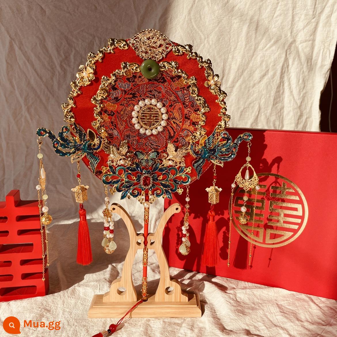 Của cô dâu kiểu Trung Quốc nhóm quạt Tú Hà quần áo cưới đám cưới quạt handmade chất liệu tự làm bao bì quà tặng bạn gái quạt - Nâng trường hợp và nhướn mày [đỏ]