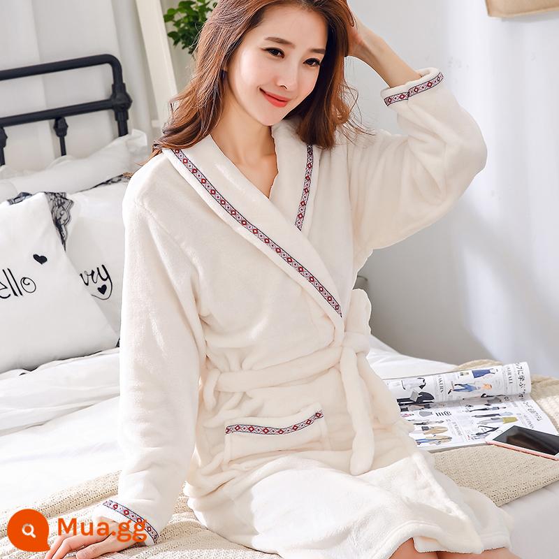 Váy ngủ pyjama mùa đông nữ áo choàng tắm flannel dày mùa xuân và mùa thu cộng với nhung kéo dài cặp đôi nam áo choàng tắm lông cừu san hô - Váy ngủ ruy băng màu trắng kem cho nữ