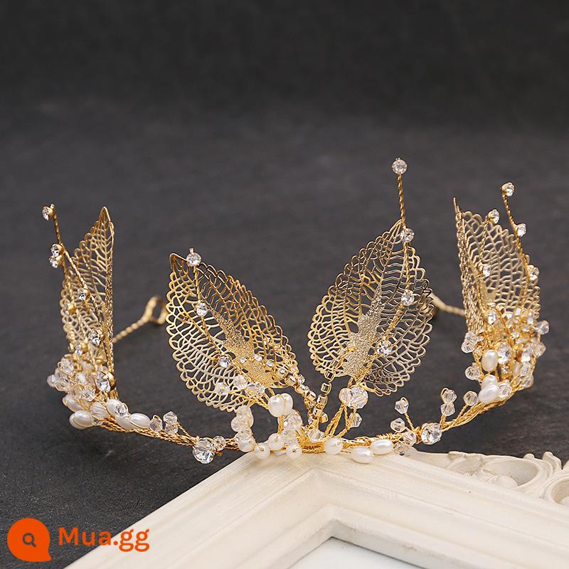 Boutique trang trí bánh nướng cô dâu theo phong cách Châu Âu hợp kim phối ren Vương miện phụ kiện sinh nhật handmade hoàng hậu mũ tròn lớn - Vương miện lá rỗng trong suốt-Vàng