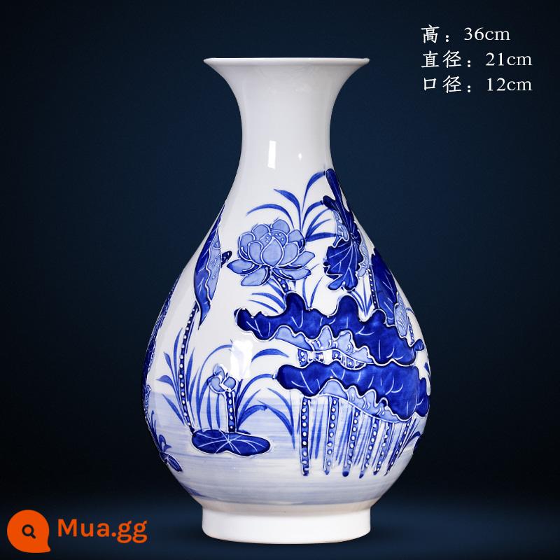 Jingdezhen Bình gốm cổ chính thức Lò nung phong cách Trung Quốc Nhà lớn Bình sứ màu xanh và trắng Trang trí tủ TV phòng khách - Đế lò xo nồi ngọc phù điêu màu xanh trắng [đảm bảo hàng thật + giấy chứng nhận sưu tập + cốc lọ gà]