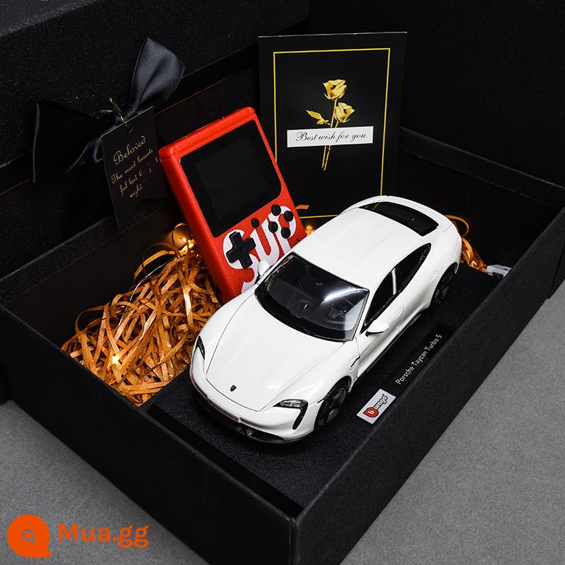 Porsche 911RSR xe mô hình 1:24 mô phỏng xe hợp kim bộ sưu tập mô hình đồ trang trí Giáng Sinh món quà sinh nhật nam - Hộp quà tặng Porsche Taycan-White + Máy chơi game