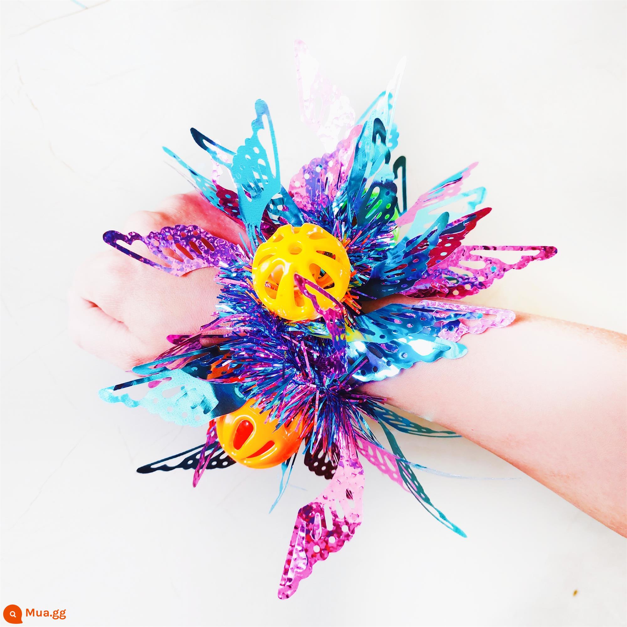 Dance Hand Flower Bell Biểu diễn của trẻ mẫu giáo Cổ tay Flower Games Bracelet Bell Dance Bracelet Flower - Một cặp chuông cánh xanh và hồng (loại dây cao su) - đeo tiện hơn