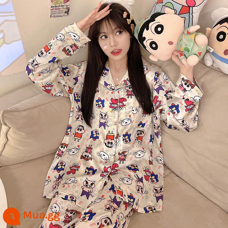 Sanrio có đệm ngực ngắn tay bộ đồ ngủ lụa băng nữ dễ thương mùa hè 2023 bộ đồ phục vụ gia đình mới mùa hè - Crayon Shin-chan (tay áo dài + quần dài)