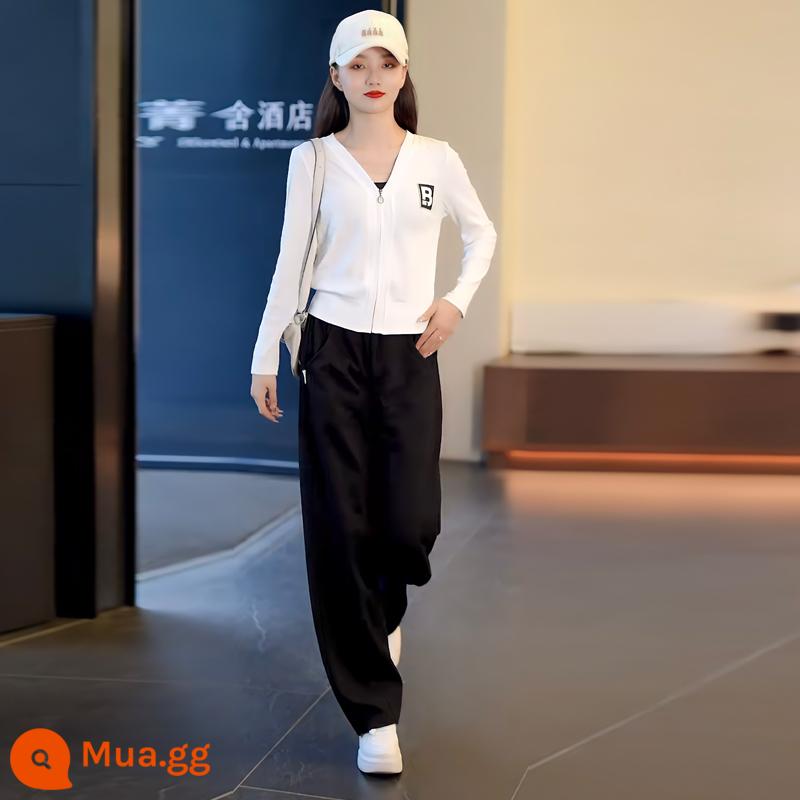 Bộ đồ thể thao bình thường dài tay cotton dày cho nữ T2023 mùa xuân mới Áo thun phong cách nước ngoài quần ống rộng thời trang Bộ hai món - Áo dài tay trắng + quần đen