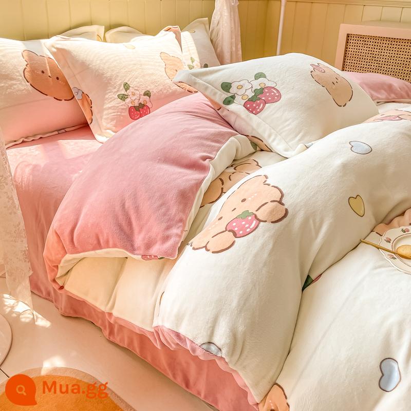 Mùa đông dày sữa nhung giường 4 mảnh 2 mặt nhung san hô vỏ chăn flannel Plus nhung 3 bộ giường ngủ - Gấu Dâu [Nhiệt độ không đổi + Khóa ấm + Không tĩnh điện]