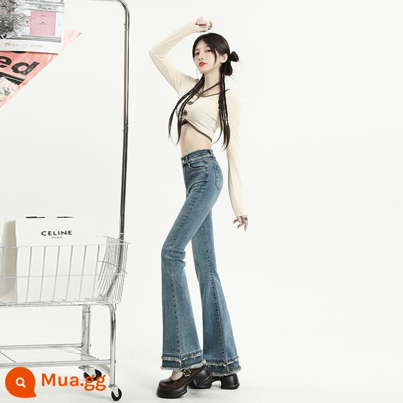 Quần Jean Ống Loe Retro Mùa Xuân 2023 Cao Cấp Giảm Béo Đám Đông Nhỏ Thiết Kế Cảm Giác Slim-Fit Viền Lông Loe Quần Nữ - Màu xanh nhạt kéo dài