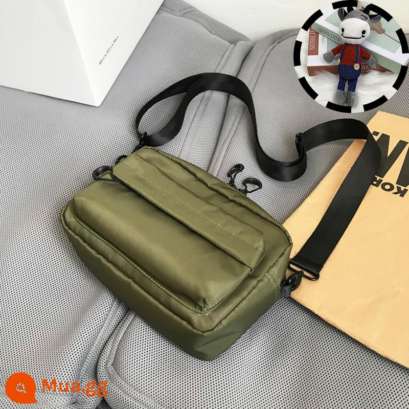 Túi satchel túi đeo chéo thông thường cho nam túi đeo vai ins thương hiệu hợp thời trang túi treo học sinh túi nhỏ xu hướng đường phố túi xách Nhật Bản - Con bò túi xanh