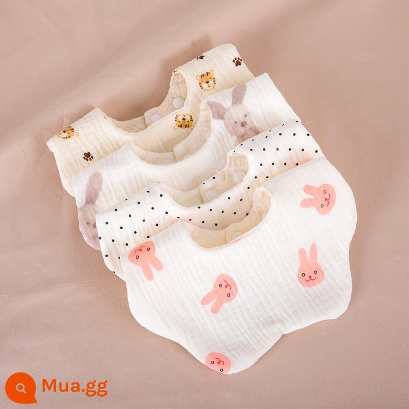 Bé nước bọt khăn nguyên chất cotton gạc yếm sơ sinh chống thấm nước bọt yếm trẻ em khăn quàng cổ bé trai yếm có dây đeo mùa thu đông - Yếm gạc cotton crepe-4 món C