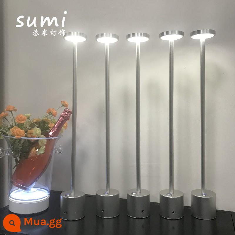 Đèn Led Sạc Thanh Đèn Bàn Cá Tính Sáng Tạo Cafe Phòng Ăn Thanh Rõ Ràng Dịch Vụ Đèn Ngủ Cảm Ứng Kim Loại Đèn Bàn - Đèn màu vàng bạc có độ cao tùy chỉnh Giá thầu tối thiểu là 30 chiếc.