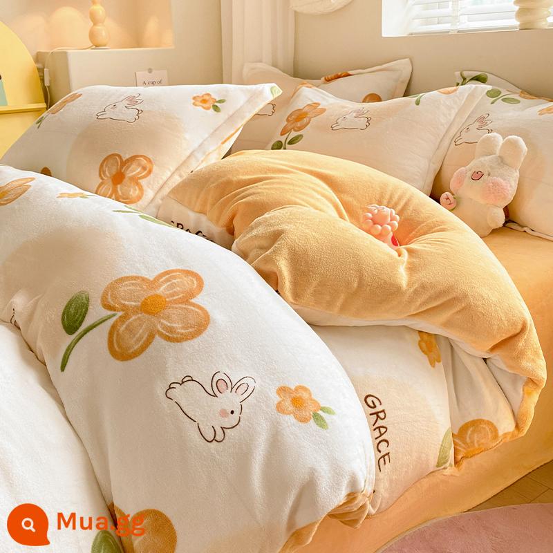 Mùa đông hoạt hình sữa Velvet Bốn bộ mền nhung có hương vị san hô dày gấp đôi cộng với nhung ba giường - Thỏ hoa