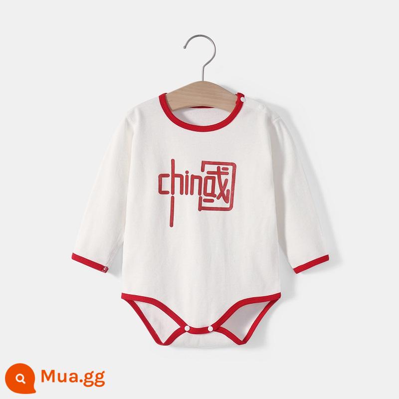 Thanh Hoa Đại Học Bắc Kinh quần áo trẻ em mùa hè túi đeo xì hơi quần áo cotton cho bé áo vest tam giác áo liền quần liền quần mùa hè - Nút Vai Dài Tay-Red-China