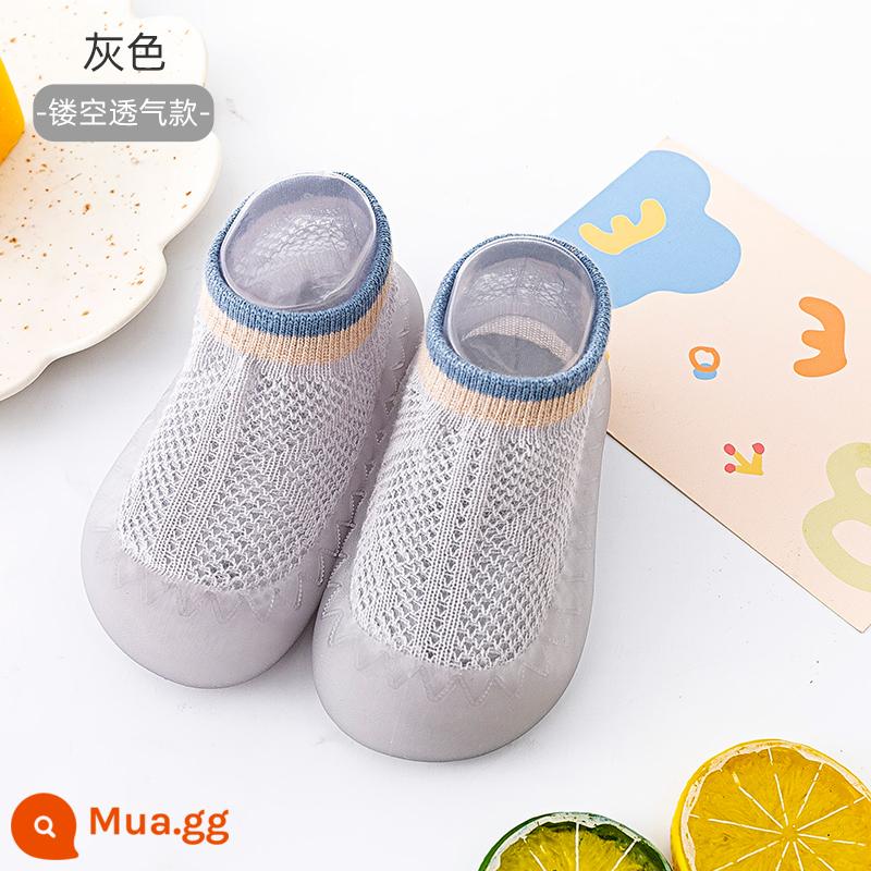 Jingqi Cho Bé Tập Đi Giày Cho Bé Mùa Thu Giày Sandal Đế Mềm Trong Nhà Bé Trai Và Bé Gái 6 Đến 12 Tháng Tất Lưới Bao Giày - Màu xám rỗng loại A dệt kim cotton thoáng khí