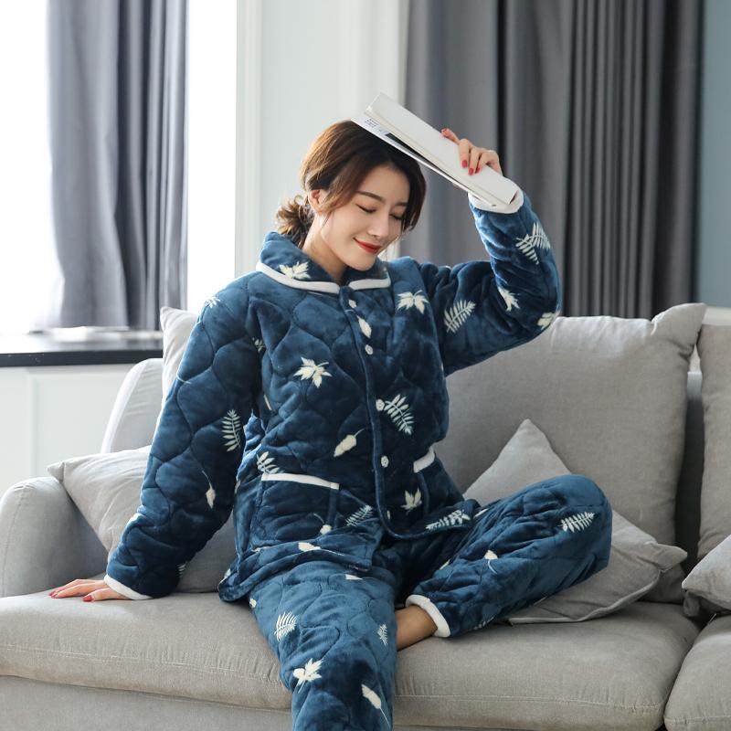 Bộ đồ ngủ nữ mùa đông ba lớp cotton dày Bộ đồ ngủ nữ lông cừu san hô flannel mùa thu và mùa đông áo khoác đệm bông ấm áp dịch vụ tại nhà