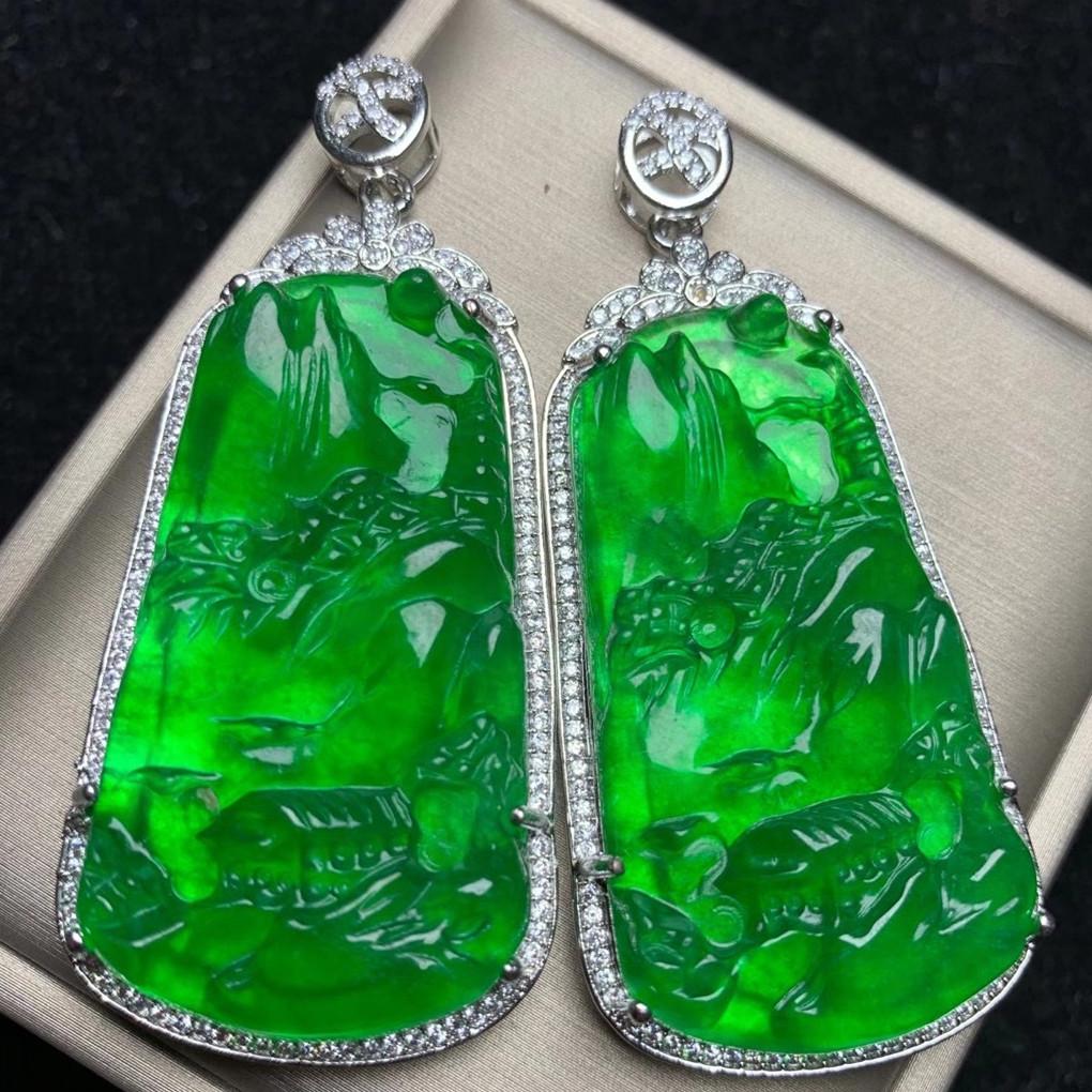 Đấu giá ở Myanmar Laokeng Natural A Jadeite Ice Loài Piaoyang Phong cảnh xanh