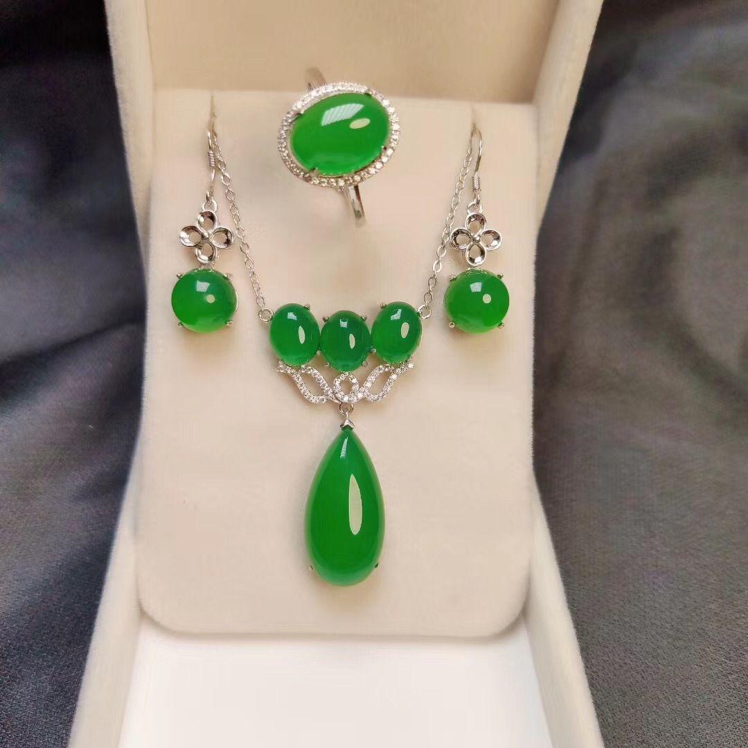 Một Nhân Dân Tệ Đấu Giá Nhận Băng Tự Nhiên Chrysoprase Bộ Nữ Mặt Trời Xanh Mặt Dây Chuyền Nhẫn Bông Tai Bộ 3