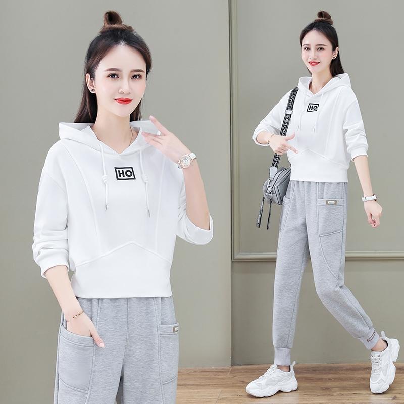 Bộ đồ thể thao nữ xuân thu 2022 mới cotton dày T nhỏ thời trang nước ngoài phong cách Châu Âu 2 mảnh phù hợp 2023