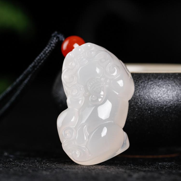 Tự Nhiên Màu Trắng Chalcedony Tỳ Hưu Mặt Dây Chuyền Ngọc Bích Đá Sáp Dày Và Đầy Tỳ Hưu Cổ Tỳ Hưu Trang Sức Mặt Dây Chuyền Nam Nữ Mặt Dây Chuyền Vòng Cổ